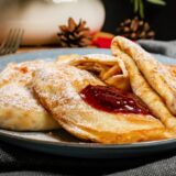 Bar mleczny Kraków - naleśniki z dżemem i cukrem pudrem