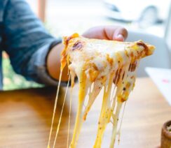 jaki ser do pizzy klasycznej