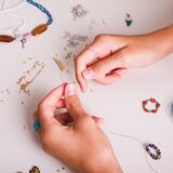 jak zrobić biżuterię z koralików