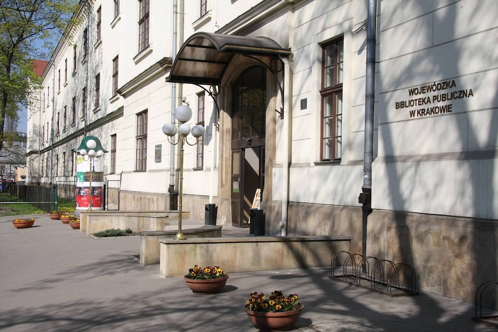 biblioteki Kraków - wejście główne na ulicy Rajskiej biblioteki Kraków - wojewódzka biblioteka publiczna