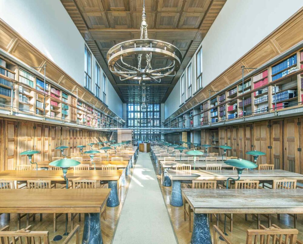 biblioteki Kraków z miejscami do czytania