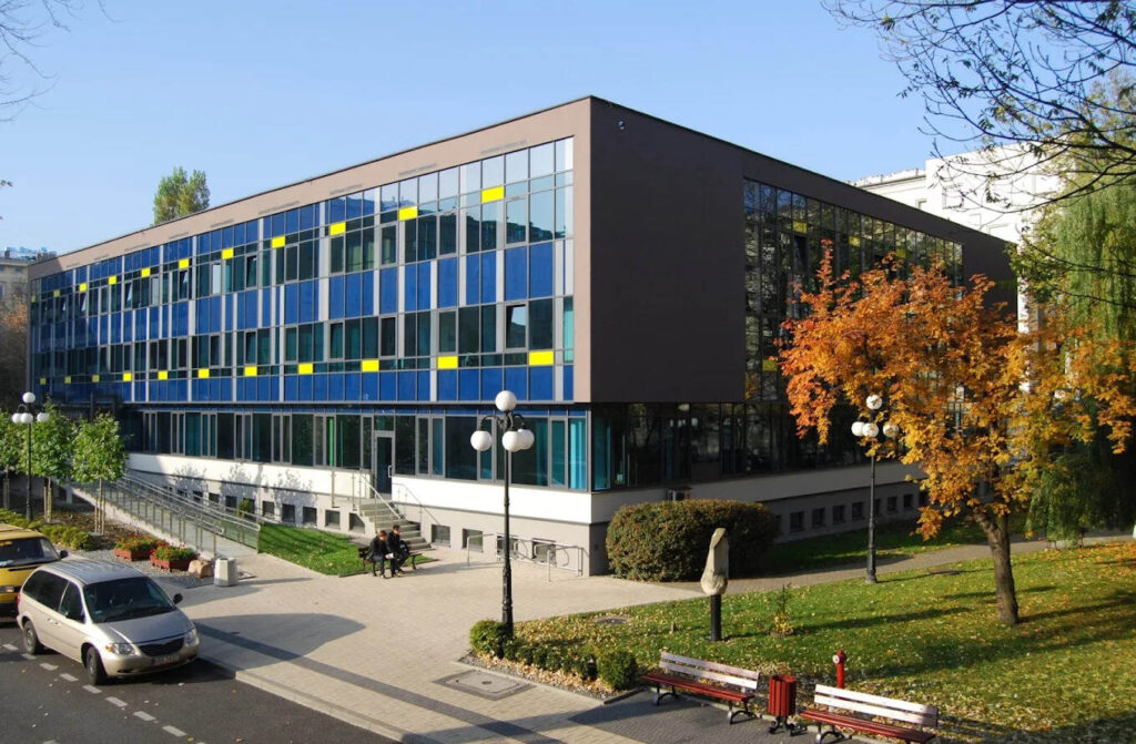 biblioteka główna AGH od zewnątrz biblioteka Akademii Górniczo-Hutniczej w Krakowie