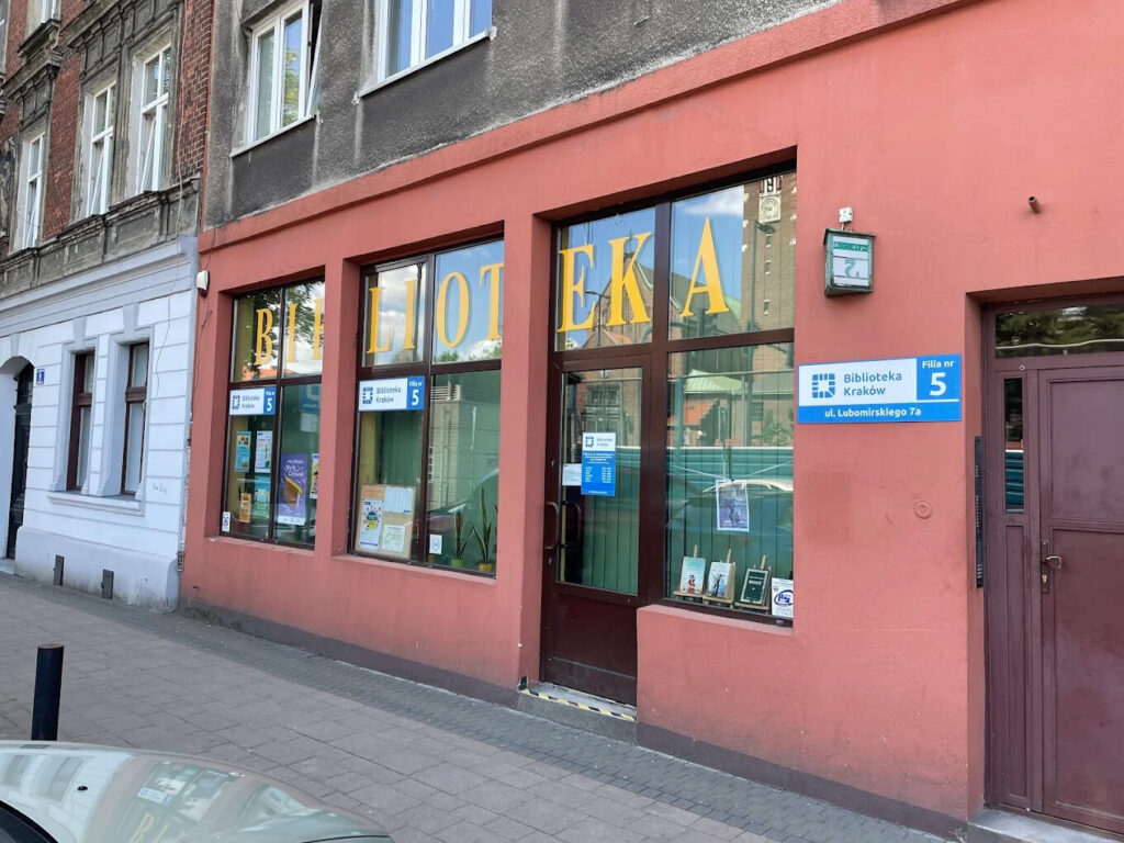 biblioteka w Krakowie na parterze kamienicy budynek biblioteki w Krakowie - filia 5