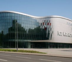 ice kraków - geometryczna budowla ze szkła
