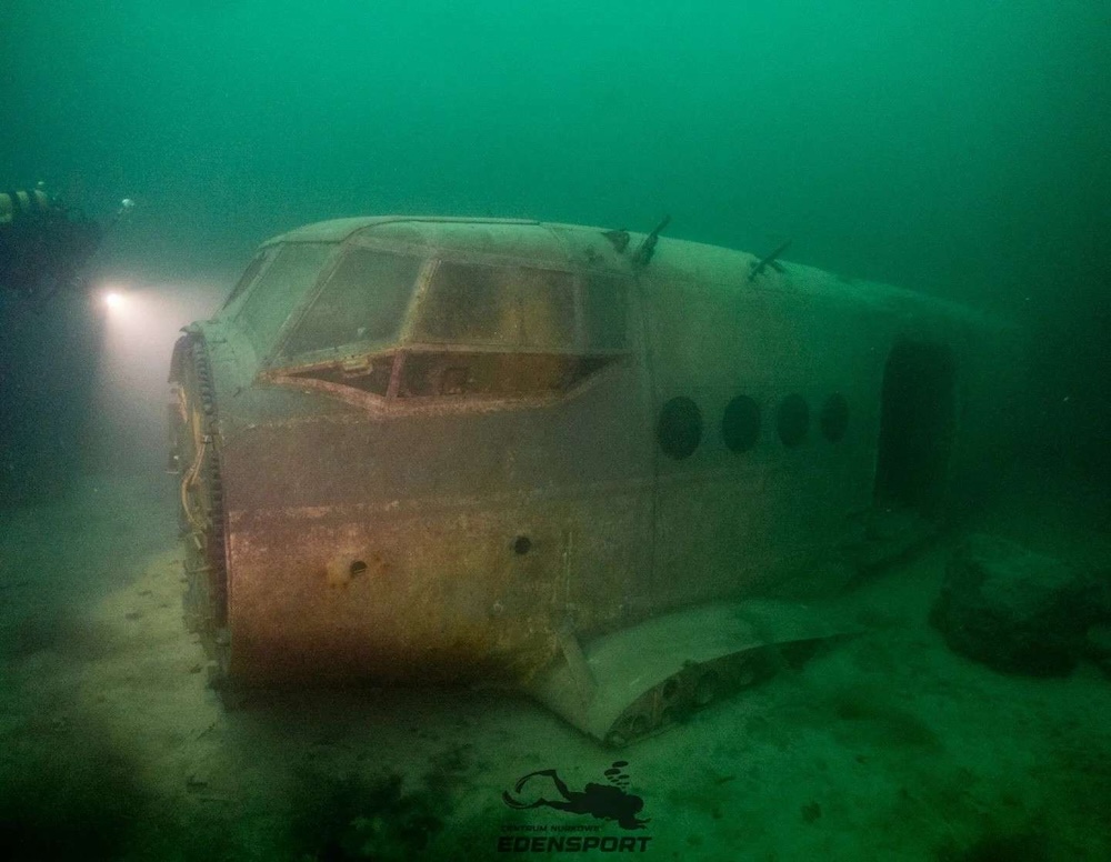 zakrzówek głębokość - wrak samolotu 