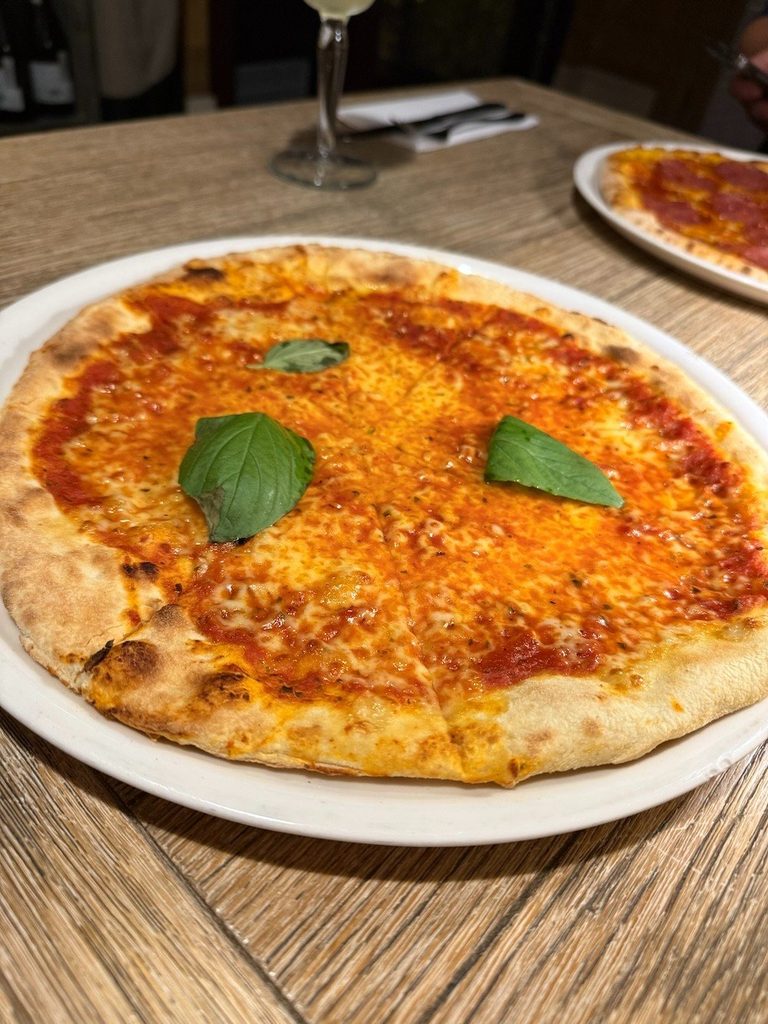 Margherita w La Grande Mamma w Krakowie Najlepsza pizza w Krakowie – Margherita w La Grande Mamma